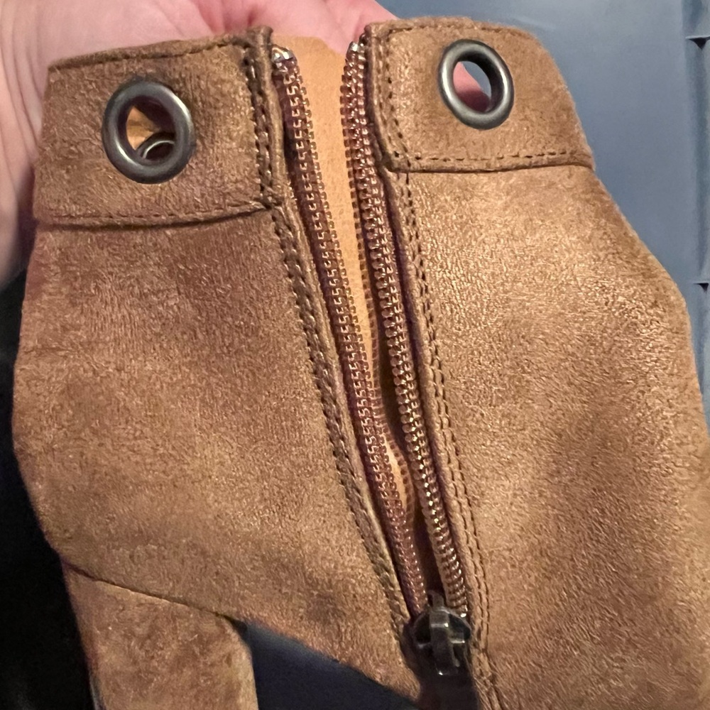 - Not Rated 6.5 Suede Grommet Heeled Ankle Booties! NEW! - Picture 5 of 15